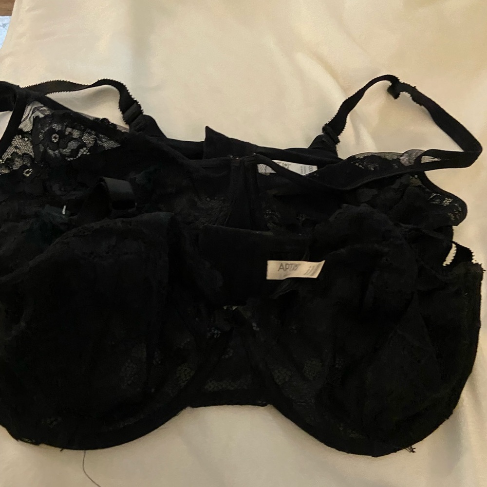 EUC Apt 9 black lace bras